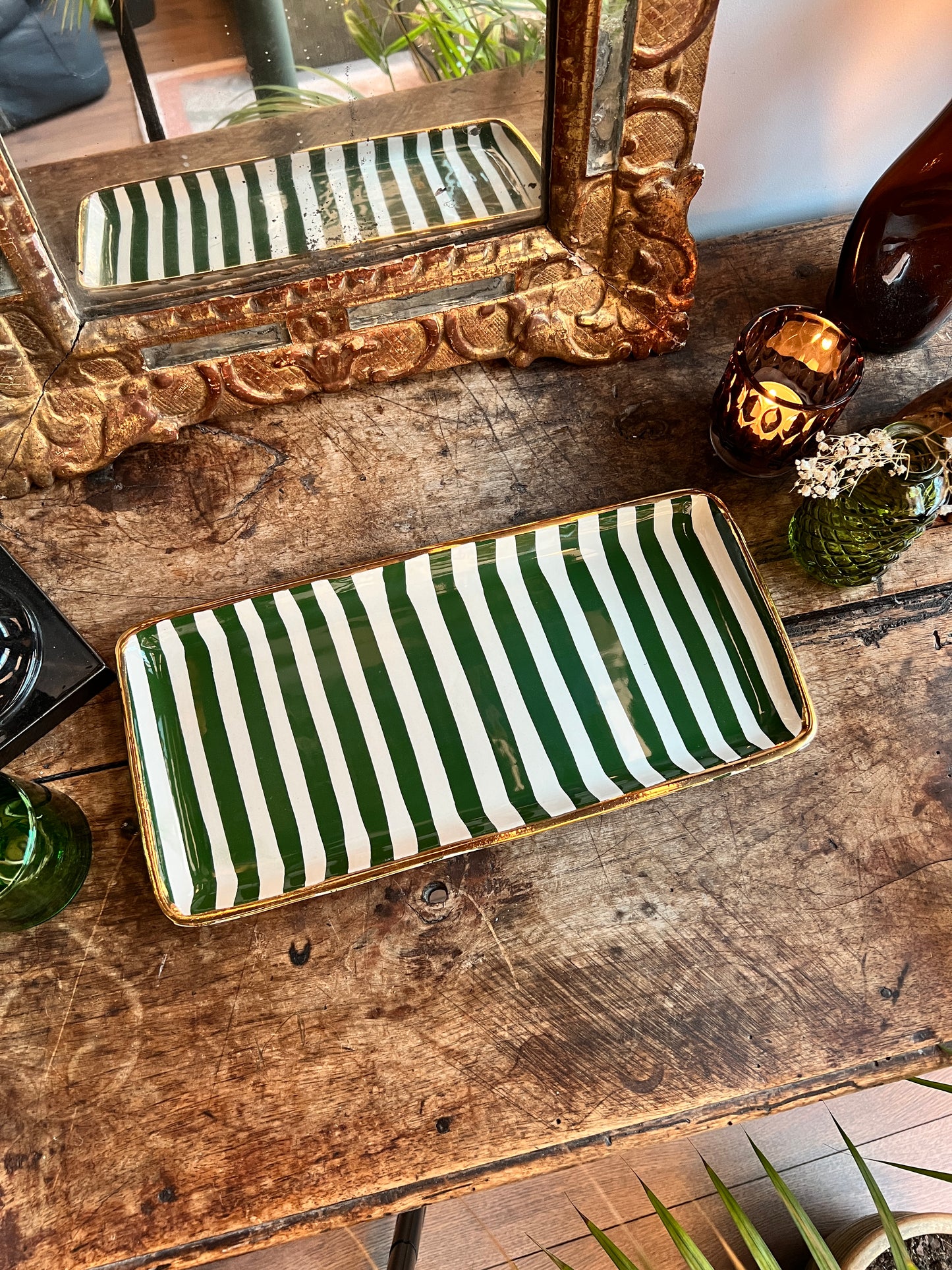 Plateau rectangulaire avec contour doré peint à la main