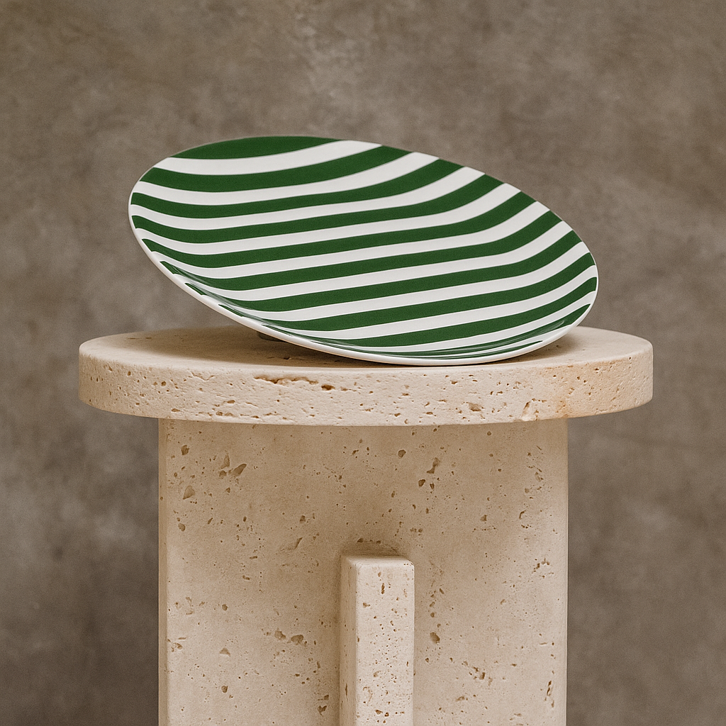 Grande assiette ronde peinte à la main