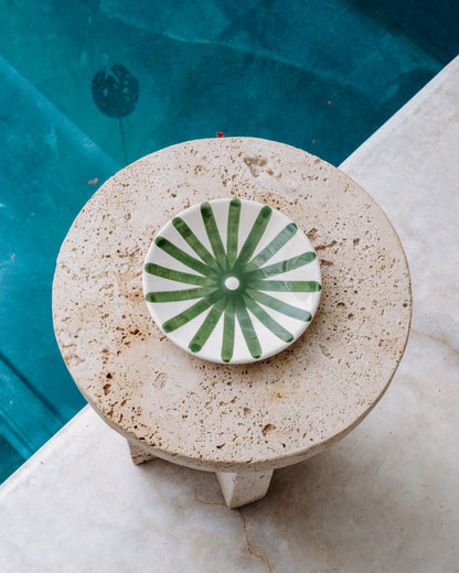 Petite assiette ronde peinte à la main