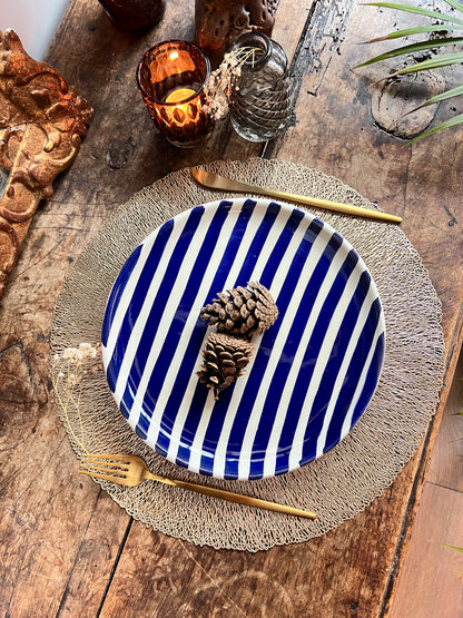 Grande assiette ronde peinte à la main